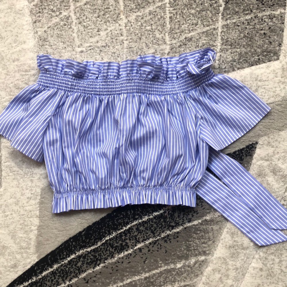 ZARA OFF-THE-SHOULDER CROP TOP SIZE SMALL